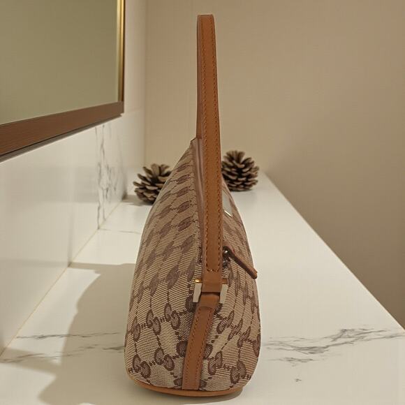 GUCCI Vintage Beige Monogram Pochette Boat Bag - Picture 4 of 15